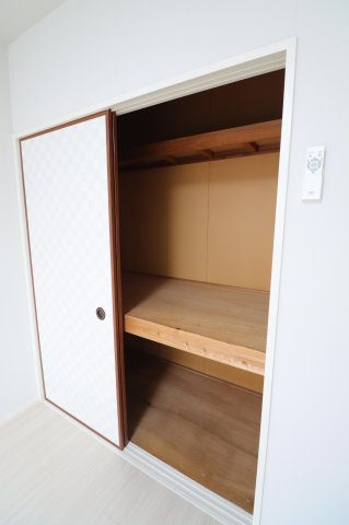 グレースコーポ合川【キャッシュバック対応物件】の収納|きれいな洋室です