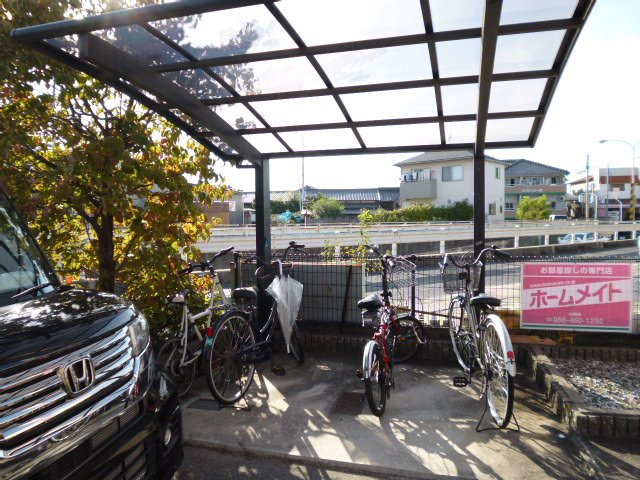 倉敷市老松町１丁目のアパートのその他共用部分|自転車置き場