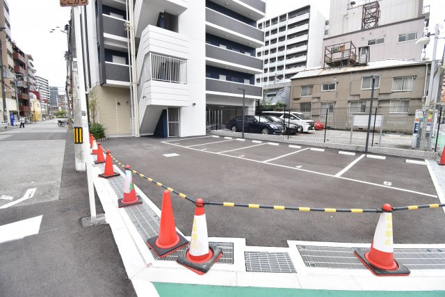 TOYOTOMI STAY Premium 難波元町の駐車場