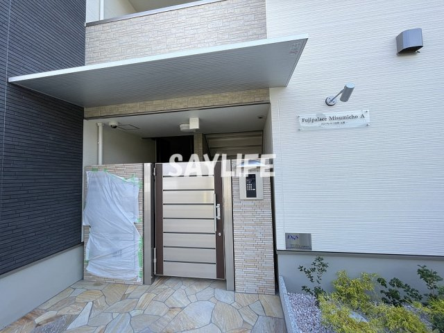 フジパレス三住町A棟のエントランス