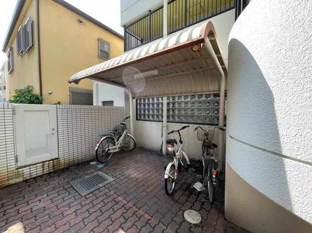 垂水ハイツ一番館の駐車場