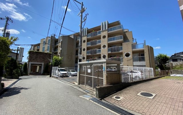 パレ宝塚中山ファインステイの外観