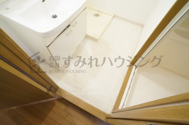 サンセール宝塚の洗面所|参考、同建物・反転間取りの号室