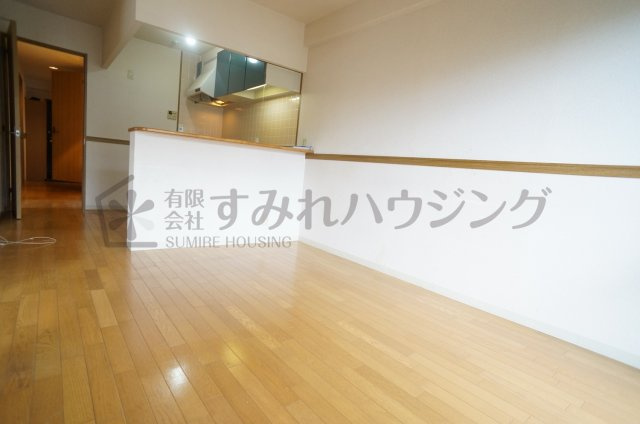 サンセール宝塚の居間・リビング|参考、同建物・反転間取りの号室