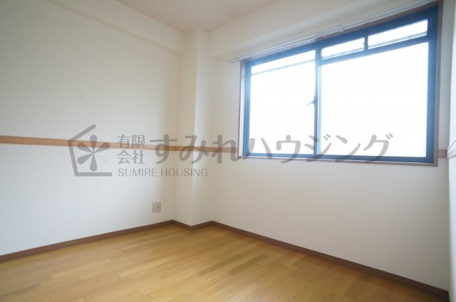 サンセール宝塚の寝室|参考、同建物・反転間取りの号室