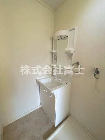 コーポラス山下町の洗面所
