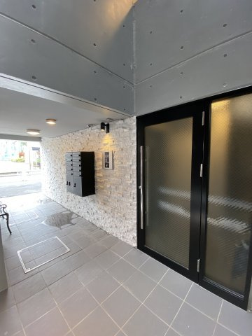 Luxe residence菊川のエントランス