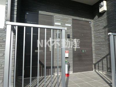 【エントランス】 | デュラ・カーサラパン（若江岩田賃貸） | 落ち着いたエントランスです