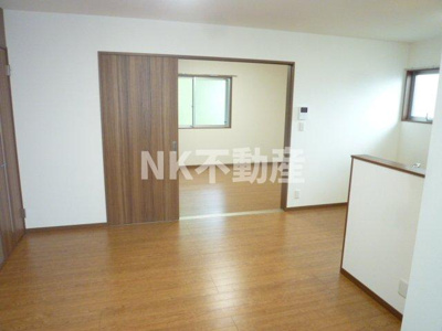 【居間・リビング】 | デュラ・カーサラパン（若江岩田賃貸） | こちらの居間で趣味の時間をお楽しみください