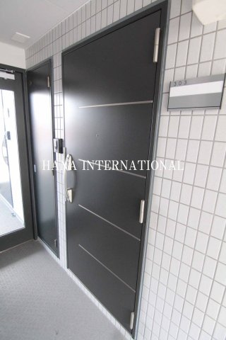 エミール新浦安のエントランス