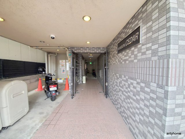 マンションスイーダ　仲介手数料無料のエントランス