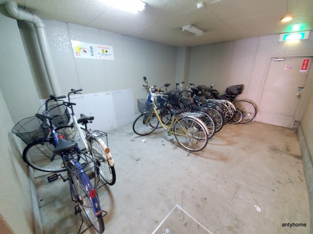 マンションスイーダ　仲介手数料無料の駐車場