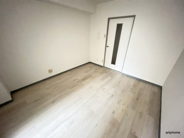 マンションスイーダ　仲介手数料無料の居間・リビング