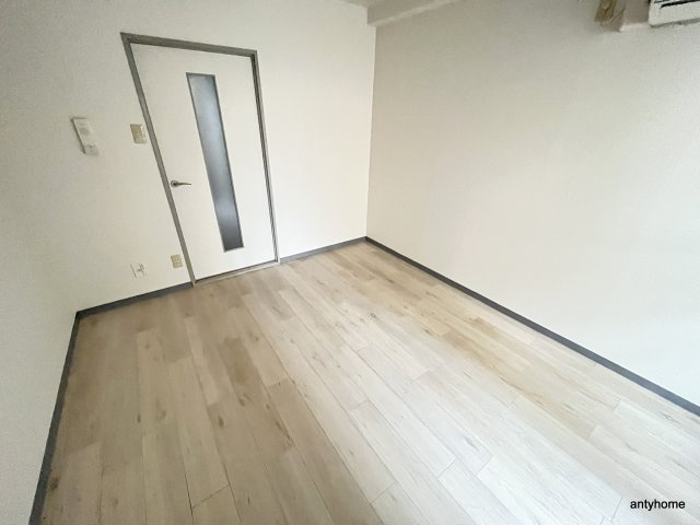 マンションスイーダ　仲介手数料無料の居間・リビング
