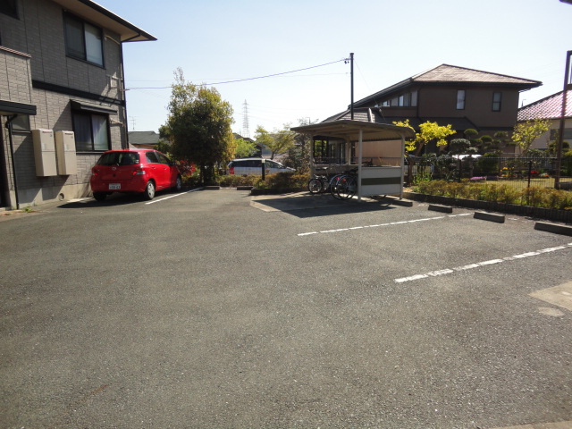 ヴィラ・サザンクロスGの駐車場