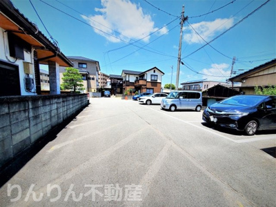 【駐車場】 | メゾンSHIMIZU | 駐車スペースもあります