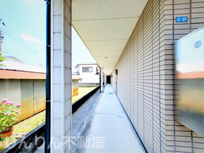 【ロビー】 | メゾンSHIMIZU | ゆとりのあるロビーです