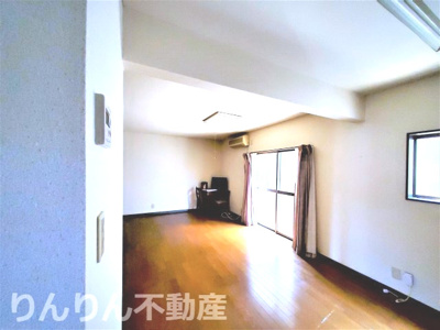 【居間・リビング】 | メゾンSHIMIZU | 使いやすいリビングです