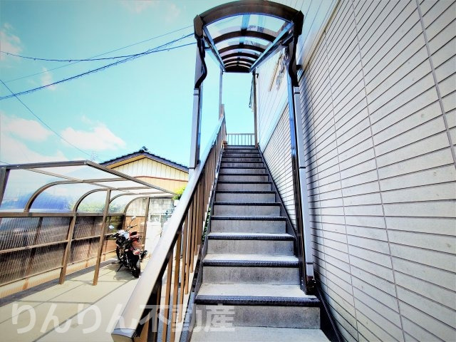 【エントランス】 | メゾンSHIMIZU | 落ち着いたエントランスです