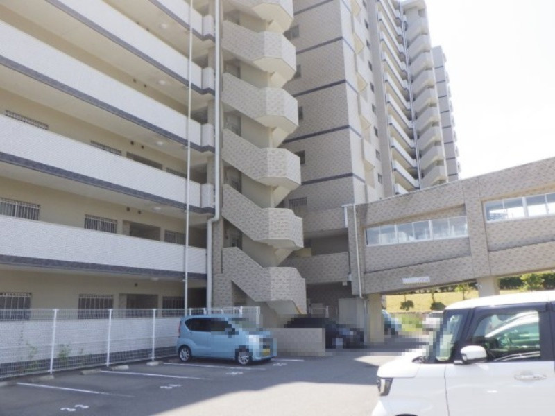 リーデンススクエア西風新都シーズンズの外観