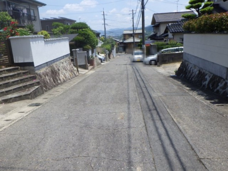   新築戸建　　伴東１丁目 の前面道路含む現地写真