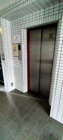 グランデール京橋のその他共用部分|エレベーターです。