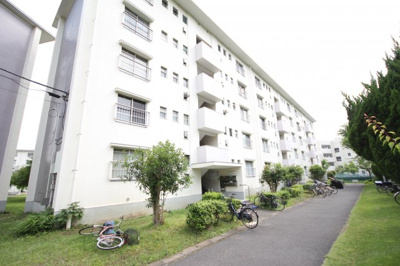 【外観】 | みさと第一住宅20号棟 | 5階建ての2階となります