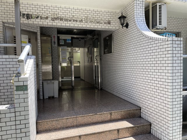 ペガサスマンション白山のエントランス