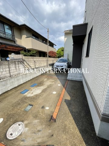 妙典1丁目戸建てXEVOの駐車場
