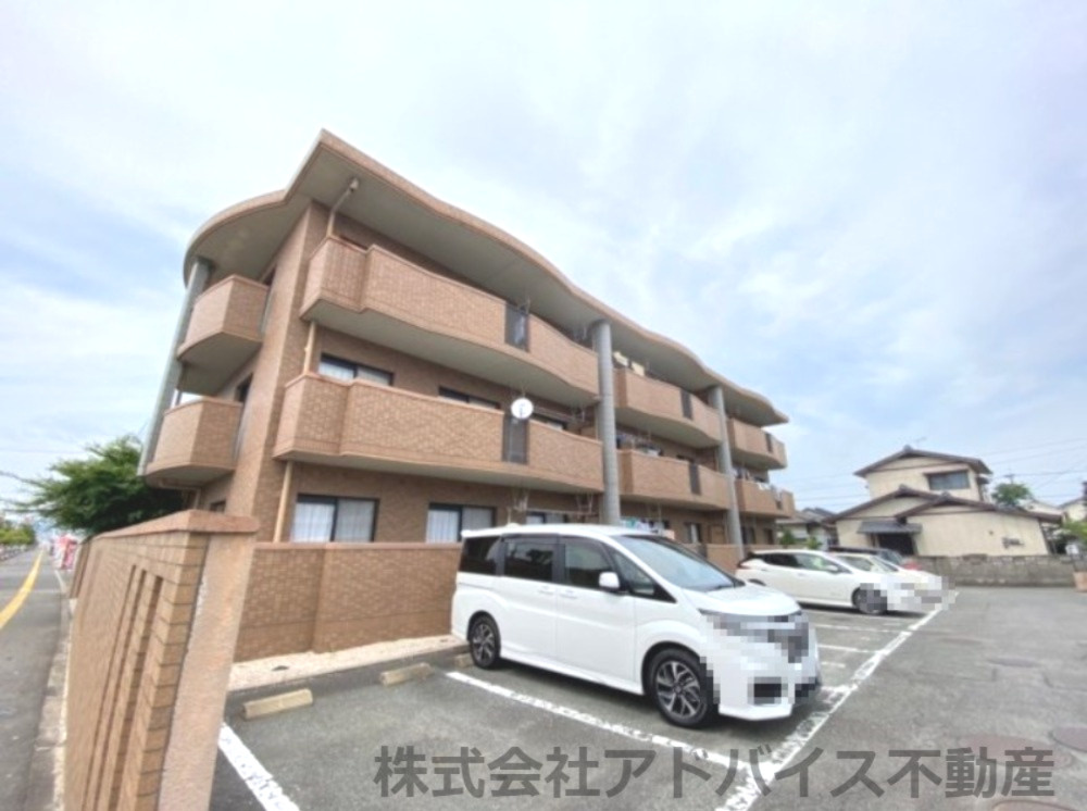 シルクローランの外観