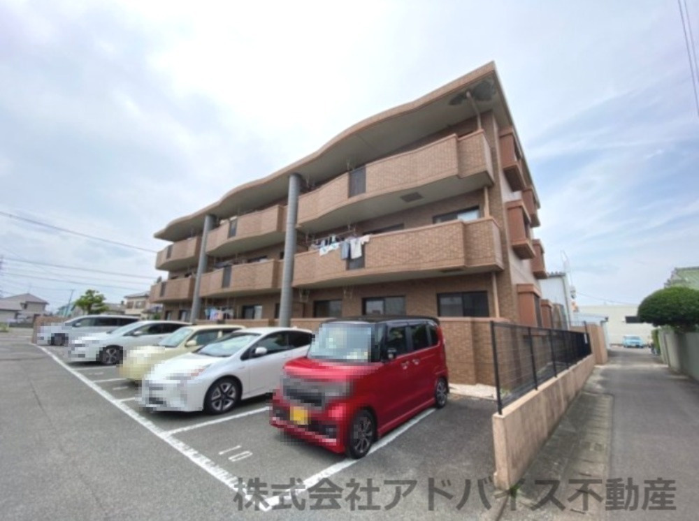 シルクローランの外観