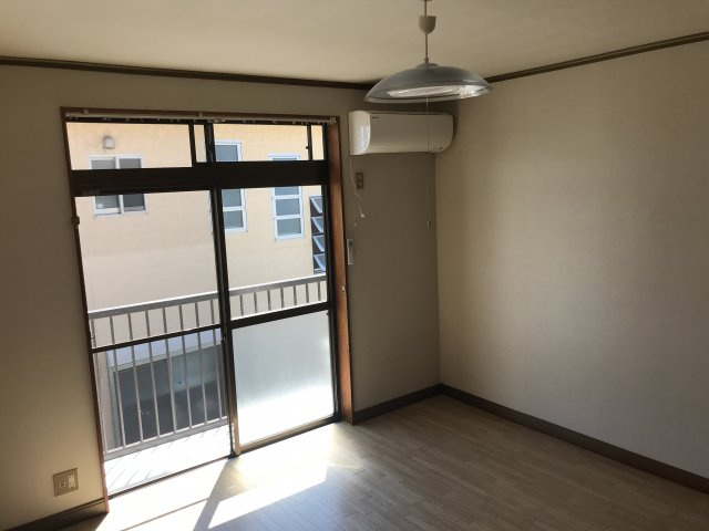 コーポならわの洋室