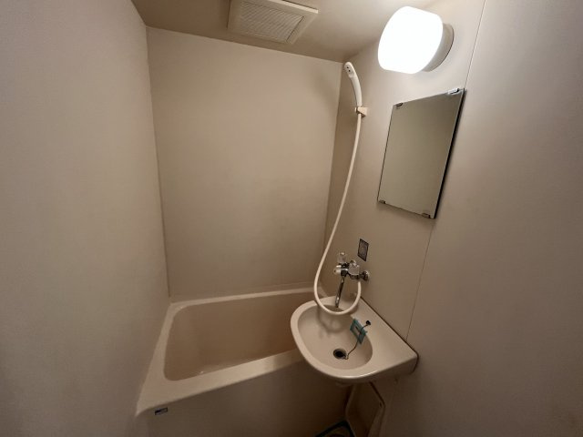 オクトワール宮崎西弐番館の浴室