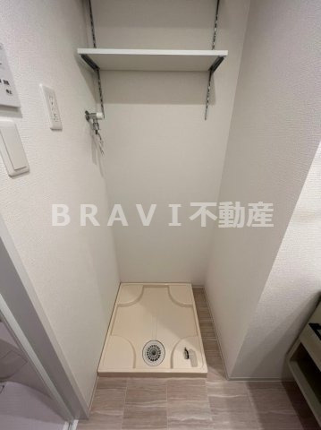 セレニテ天満橋アリア　BRAVI不動産の洗面所|【セレニテ天満橋アリア】明るい洗面所です