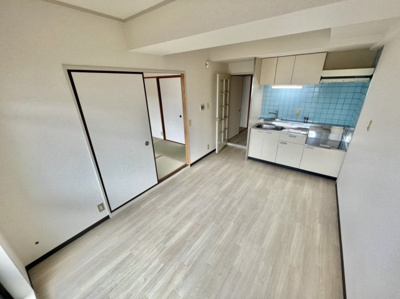 【居間・リビング】 | メゾンサンフォーレ | フローリングのお部屋です