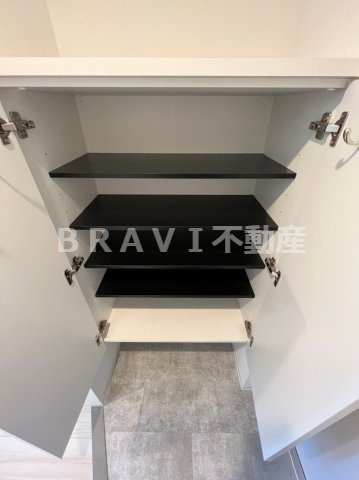 セレニテ天満橋アリア　BRAVI不動産の玄関|【セレニテ天満橋アリア】シューズボックス