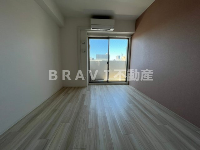 セレニテ天満橋アリア　BRAVI不動産の居間・リビング|【セレニテ天満橋アリア】おしゃれなリビングです