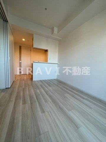 セレニテ天満橋アリア　BRAVI不動産の居間・リビング|【セレニテ天満橋アリア】ゆったりとした居間です