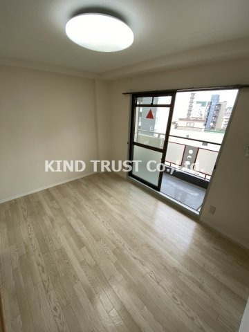 パレス北梅田の居間・リビング|使いやすい居間です