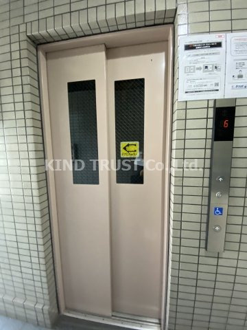 パレス北梅田のロビー|ゆとりのあるロビーです