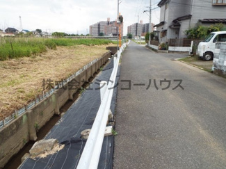 【前面道路含む現地写真】