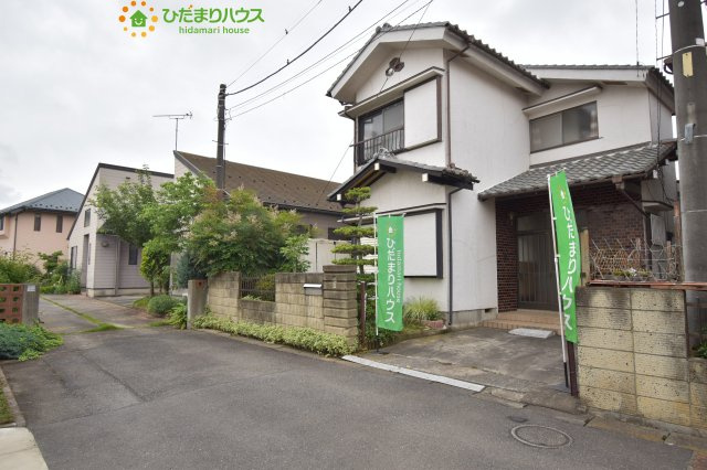 北本市本町4丁目　中古一戸建ての前面道路含む現地写真