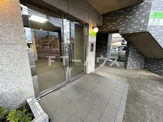 メゾンYOU&YOUのエントランス