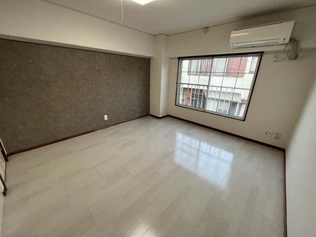 ヴィクトワール船塚の居間・リビング