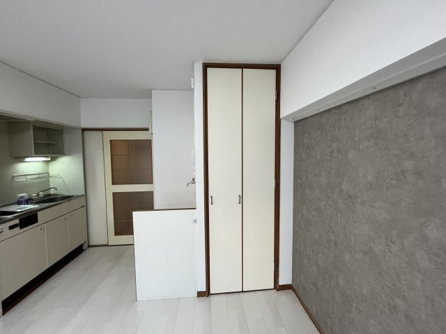 ヴィクトワール船塚の居間・リビング