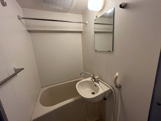 ヴィクトワール船塚の浴室