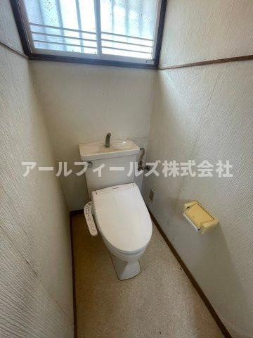 西馬橋２丁目戸建のトイレ