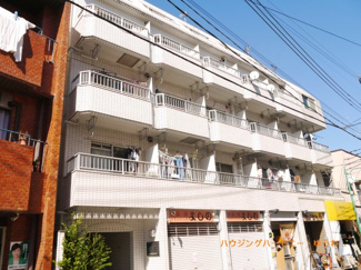 【外観】 | 外観タイル張りのＲＣ造。モダンな建物です。