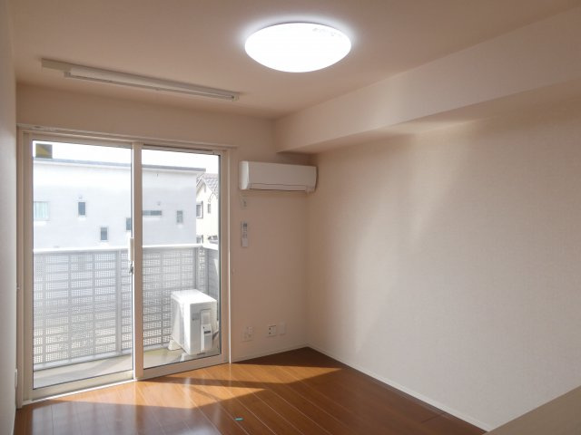 ノーベルの設備|室内物干し　エアコン付き