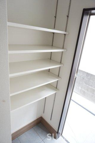 ホーリーグラウンド坪井の玄関
